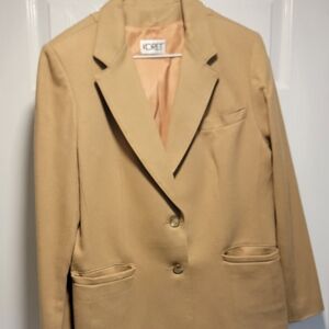 Stylish Koret blazer. Made of 100% pure wool. Tan color. Size 12 (See Below)